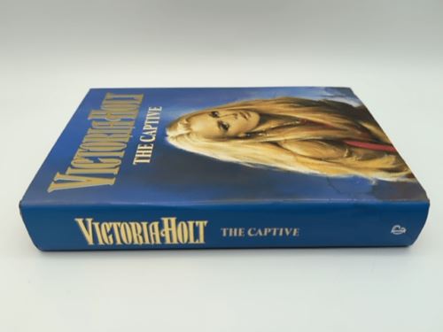 The Captive by Victoria Holt (Vintage Hardcover) Book Nook