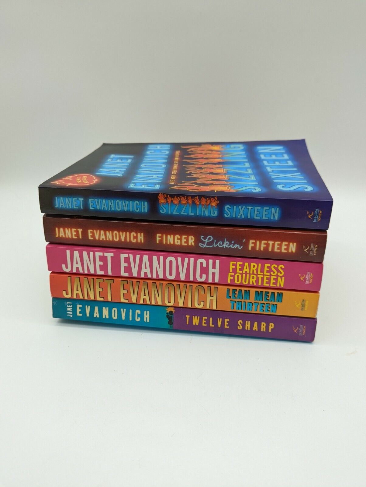 5x Janet Evanovich | Stephanie Plum | Books 12, 13, 14 15 16 | Large Paperbacks