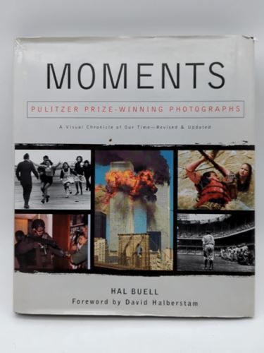 Moments: The Pulitzer Prize Winning Photographs by Hal Buell 1579122604
