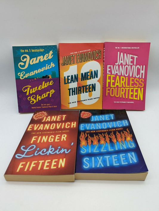 5x Janet Evanovich | Stephanie Plum | Books 12, 13, 14 15 16  | Large Paperbacks