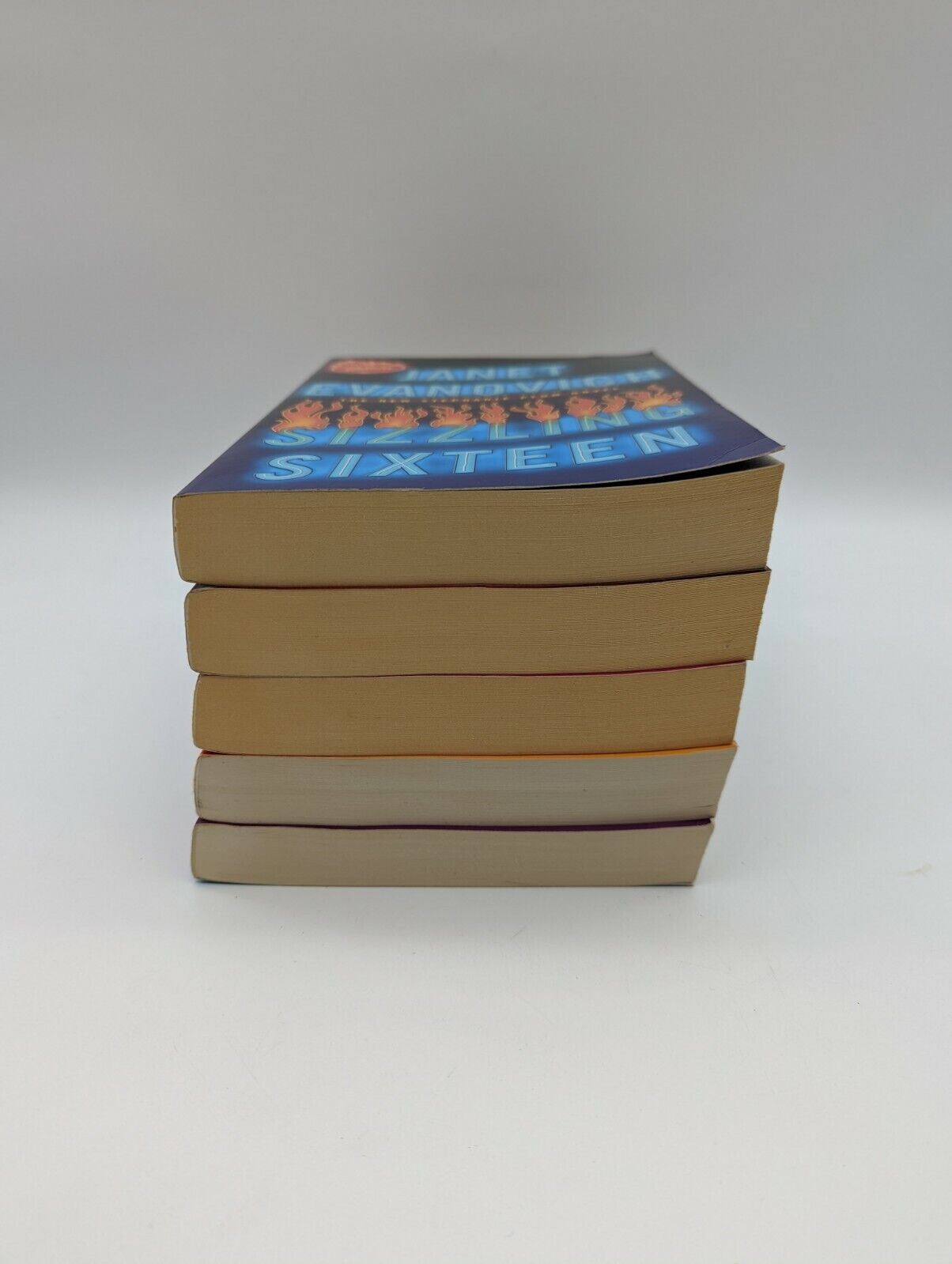 5x Janet Evanovich | Stephanie Plum | Books 12, 13, 14 15 16  | Large Paperbacks